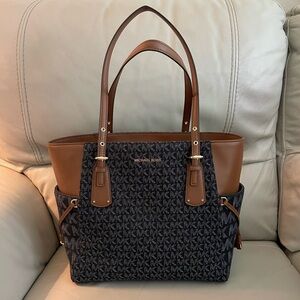 NWT Michael Kors Voyager in Denim